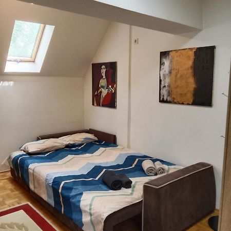 East Gate Apartment Studio Скопье Экстерьер фото