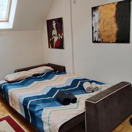 East Gate Apartment Studio Скопье Экстерьер фото